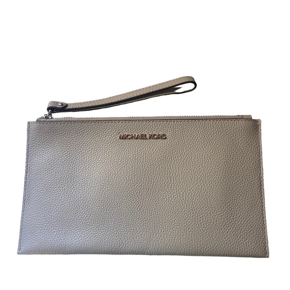 Michael Kors Handbags - Michael Kors Wristlet